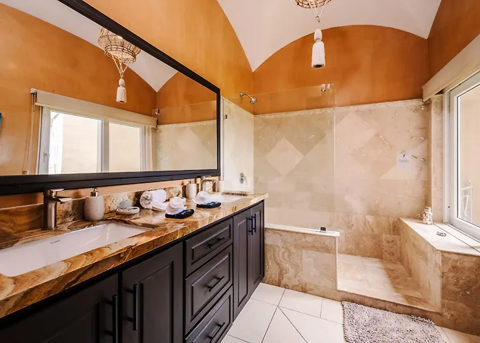 Сasa de vacaciones Oceanview Luxury In The Heart Of Town *